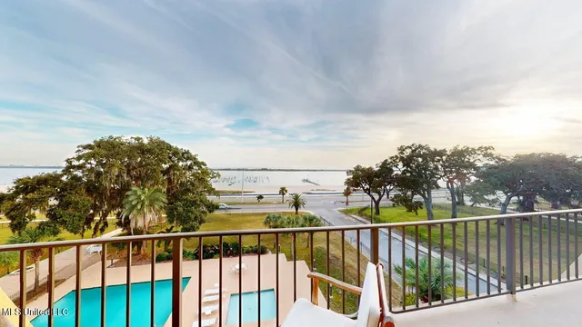 $2,950 | 520 Beach Boulevard, Unit 501, Biloxi, MS 39530