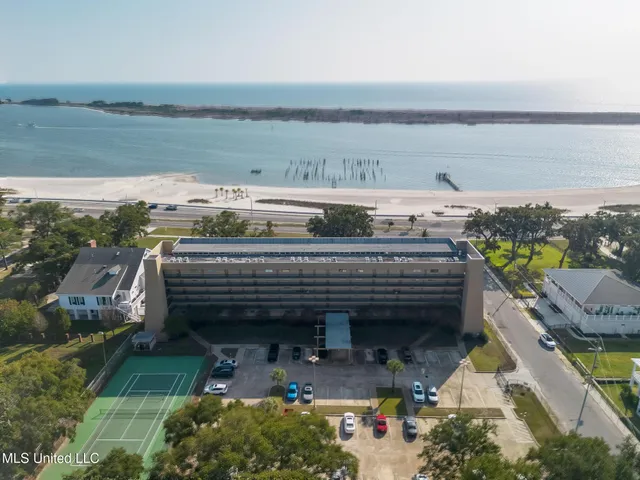 $2,950 | 520 Beach Boulevard, Unit 501, Biloxi, MS 39530