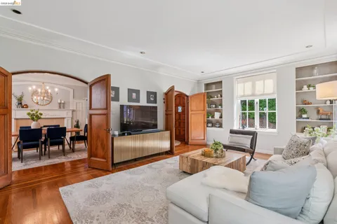 $1,795,000 | 901 Paramount Road, Oakland, CA 94610