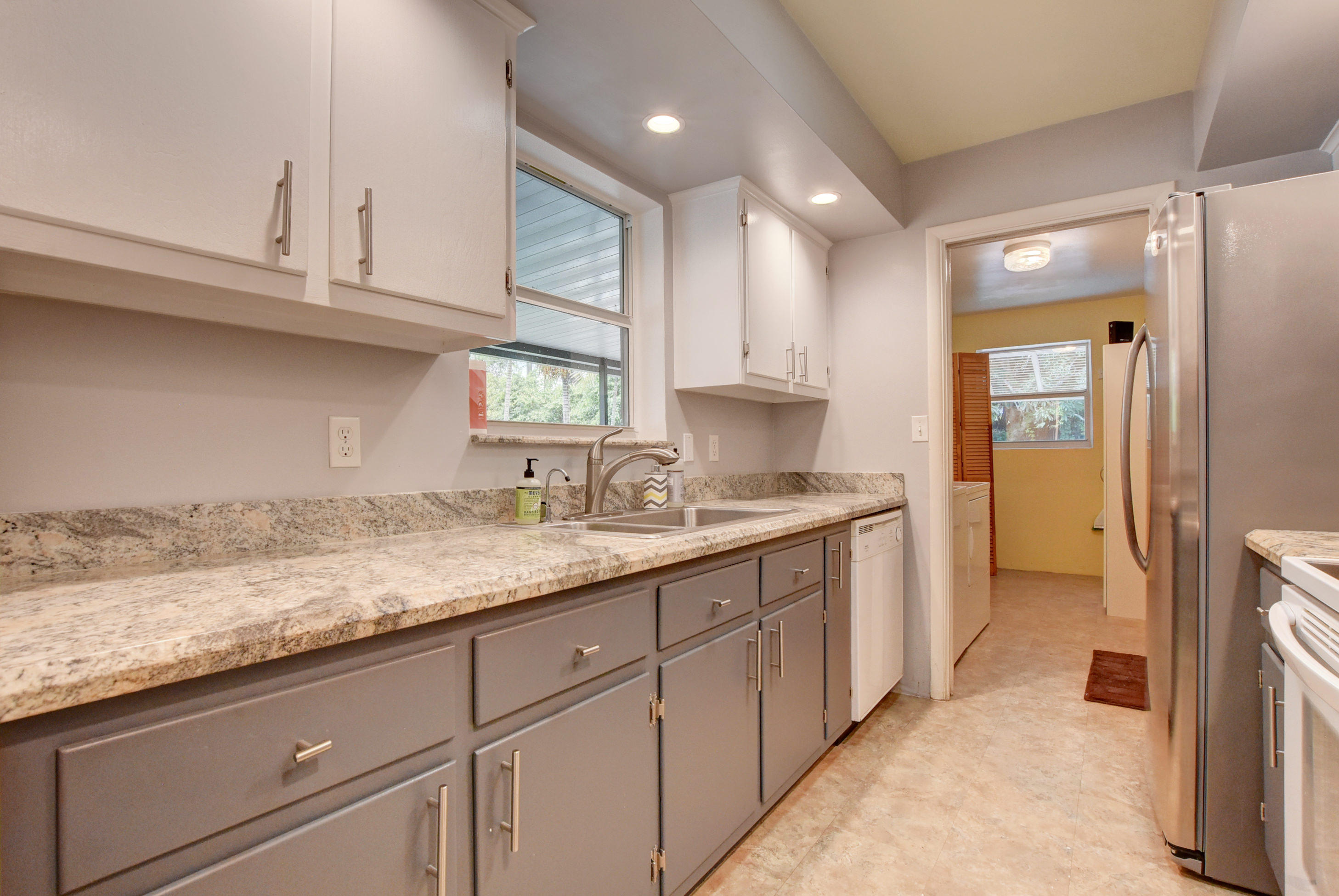 6614 Katherine Road West Palm Beach, FL 33413 - Photo 11 of 40 22_dsc_6457_58_59_60_61