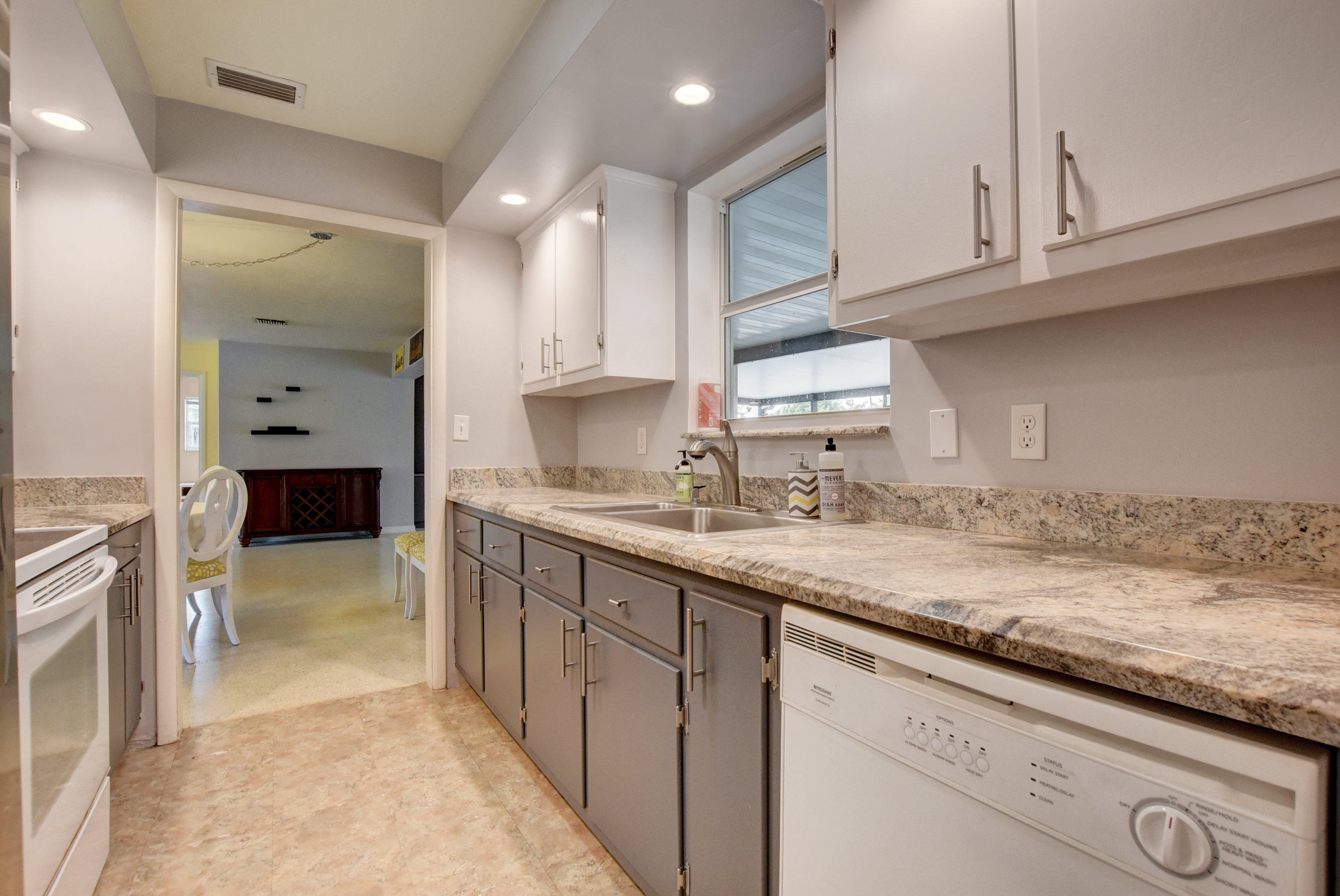 6614 Katherine Road West Palm Beach, FL 33413 - Photo 12 of 40 23_dsc_6462_3_4_5_6