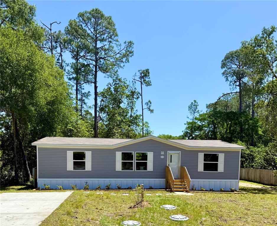 43740 Sunset Drive Paisley, FL 32767 - Photo 3 of 34