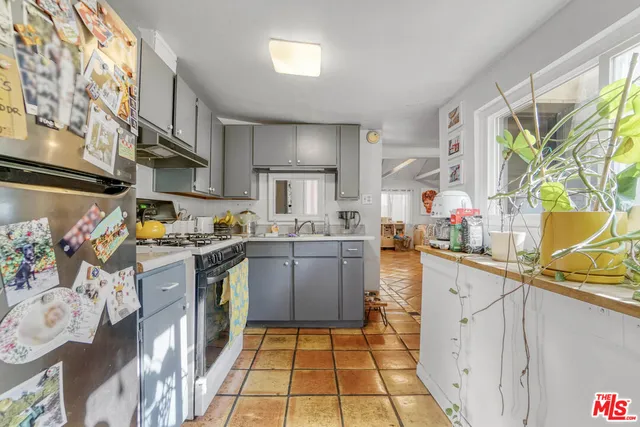 $1,595,000 | 2420 North Beachwood Drive, Los Angeles, CA 90068