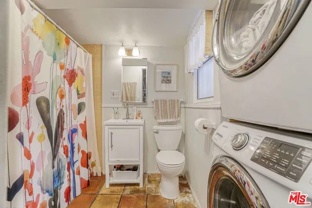 $1,595,000 | 2420 North Beachwood Drive, Los Angeles, CA 90068