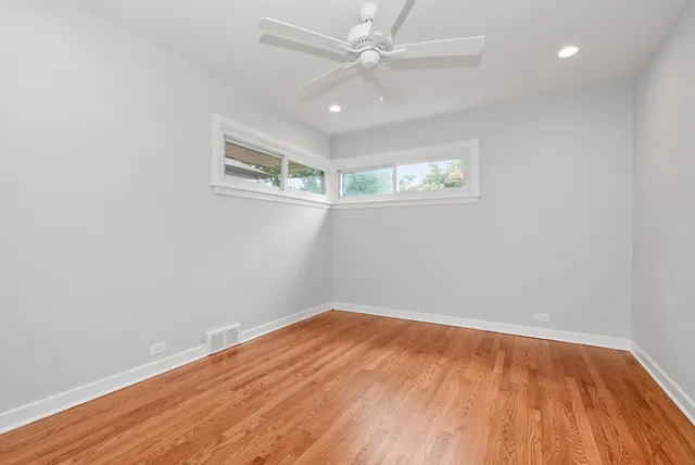 $399,900 | 10041 South St Louis Avenue, Evergreen Park, IL 60805