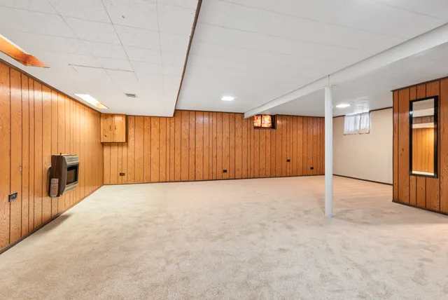 $399,900 | 10041 South St Louis Avenue, Evergreen Park, IL 60805