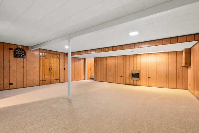 $399,900 | 10041 South St Louis Avenue, Evergreen Park, IL 60805