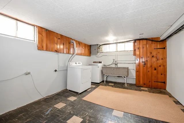 $399,900 | 10041 South St Louis Avenue, Evergreen Park, IL 60805