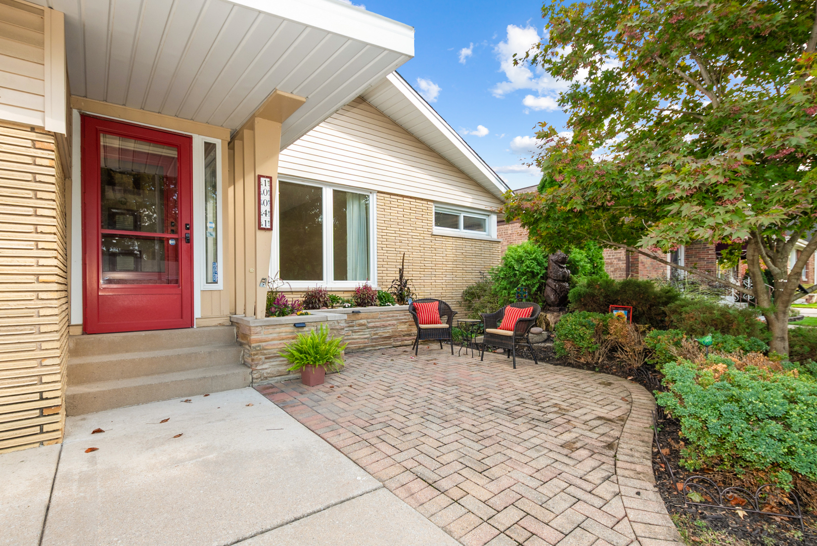 10041 South St Louis Avenue Evergreen Park, IL 60805 - Photo 3 of 34