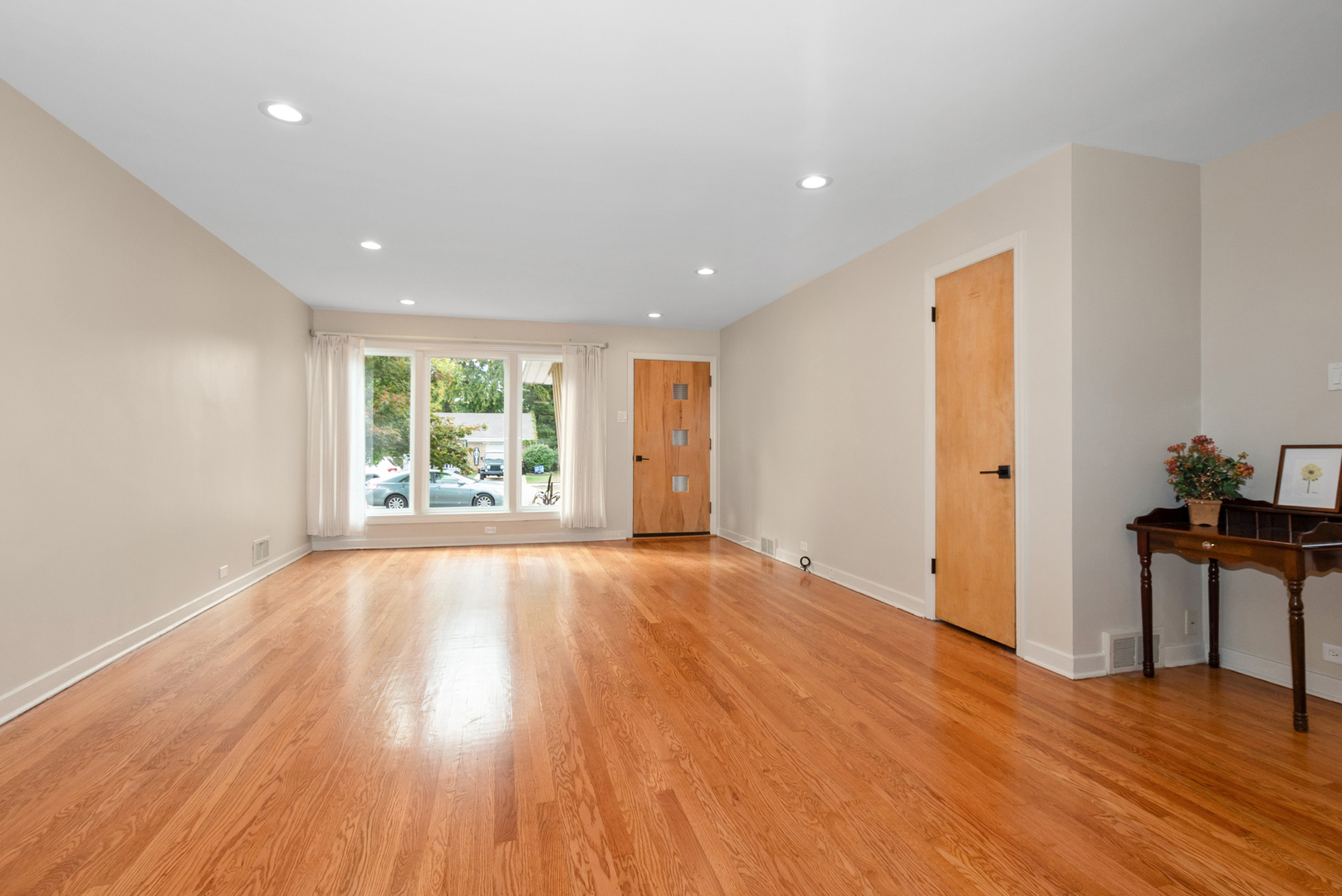 10041 South St Louis Avenue Evergreen Park, IL 60805 - Photo 5 of 34