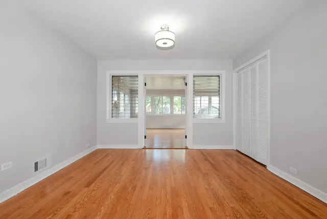 $399,900 | 10041 South St Louis Avenue, Evergreen Park, IL 60805