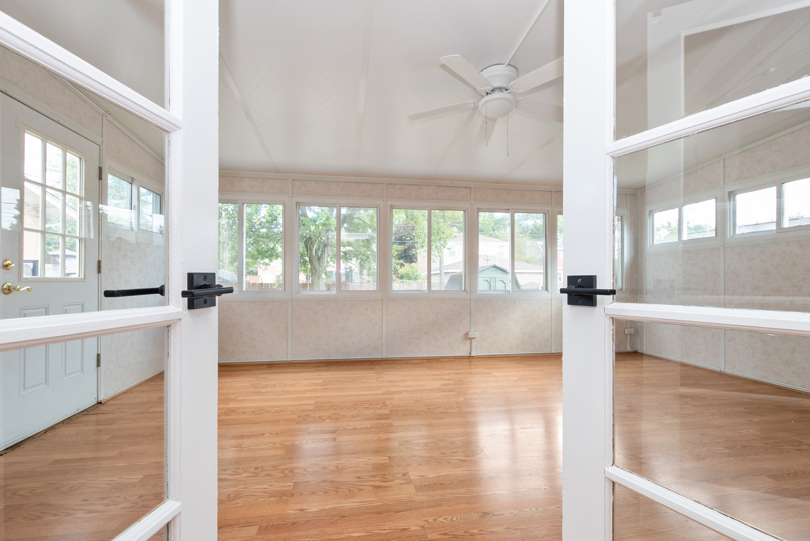 10041 South St Louis Avenue Evergreen Park, IL 60805 - Photo 9 of 34