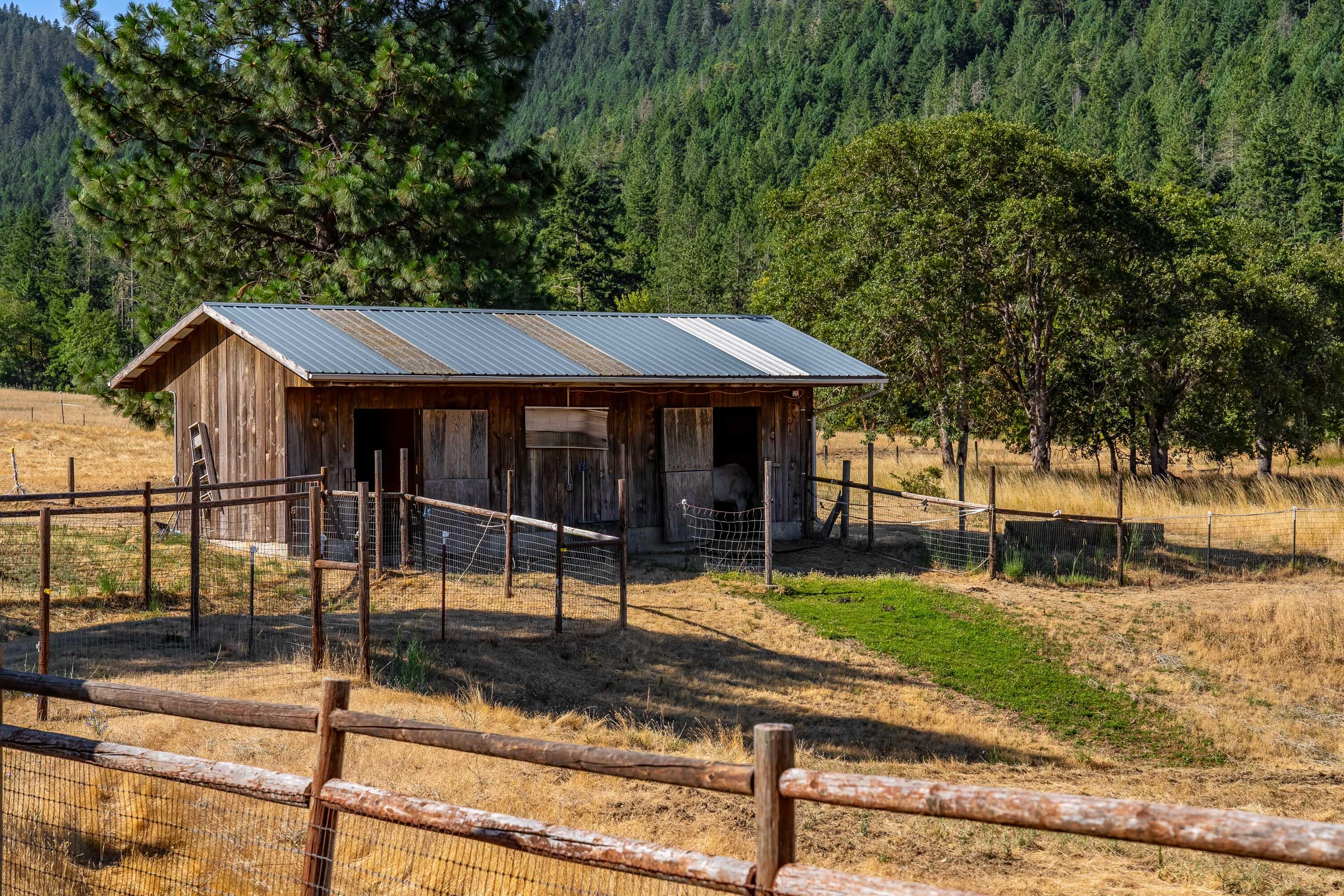 1247 Panther Gulch Road Williams, OR 97544 - Photo 49 of 57 DETAIL (12 of 14)