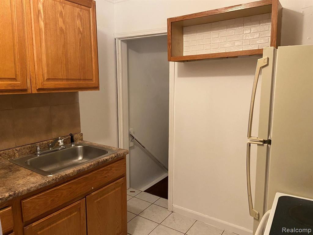 6318 Schaefer Road Dearborn, MI 48126 - Photo 6 of 16