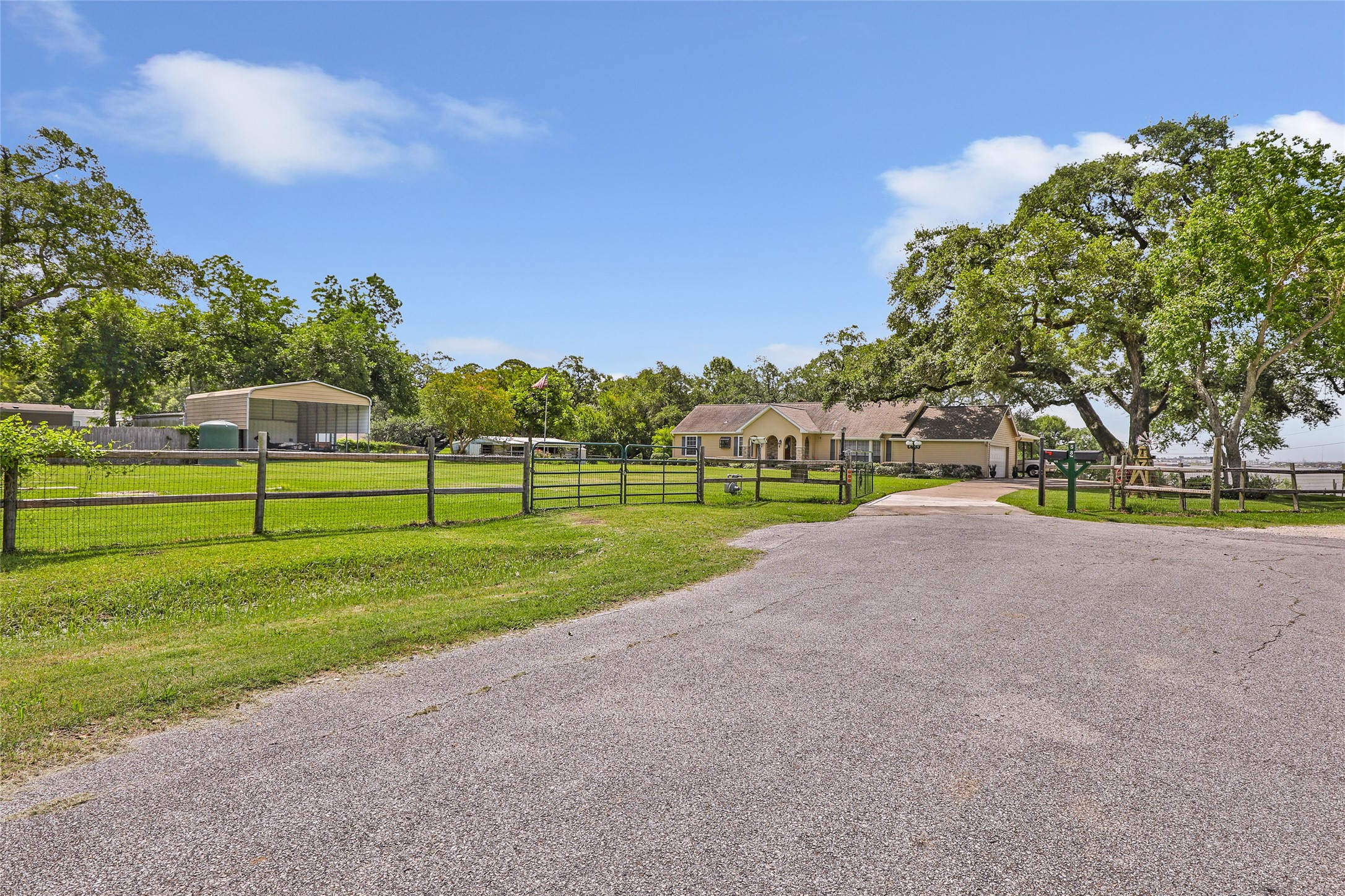 111 South 8th Street Highlands, TX 77562 - Photo 3 of 50 a view of a park