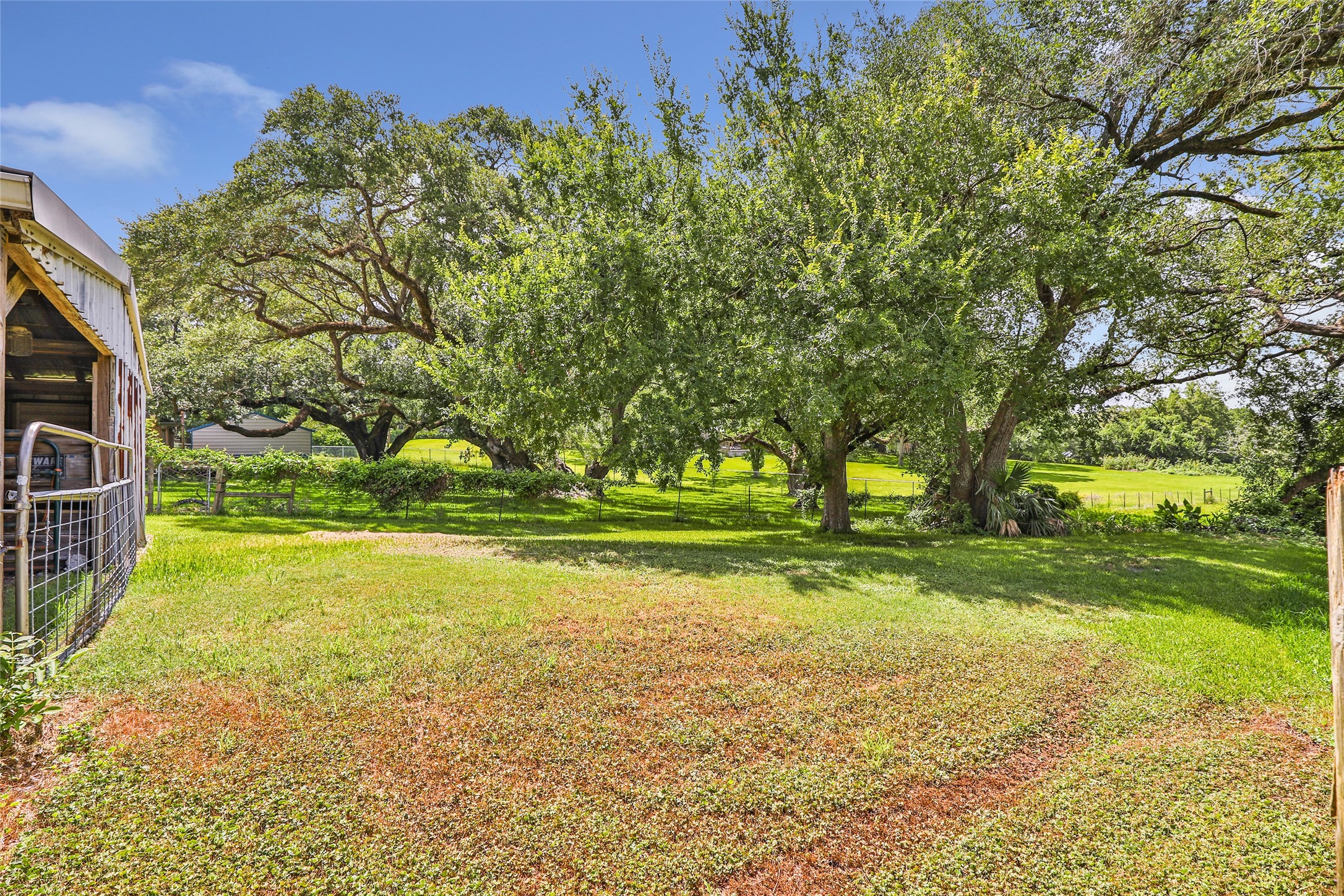 111 South 8th Street Highlands, TX 77562 - Photo 9 of 50 a view of a golf course