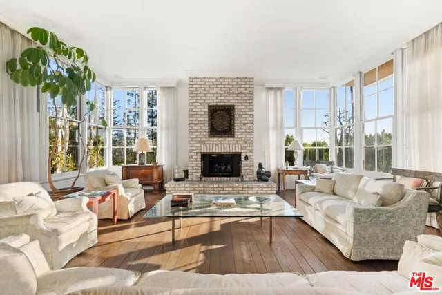 $5,750,000 | 1114 Schuyler Road, Beverly Hills, CA 90210