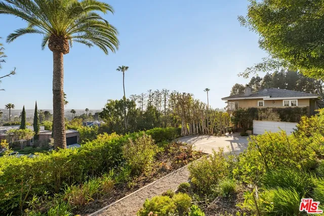 $5,750,000 | 1114 Schuyler Road, Beverly Hills, CA 90210