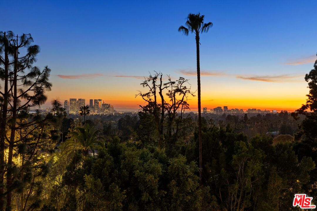 1114 Schuyler Road Beverly Hills, CA 90210 - Photo 9 of 28