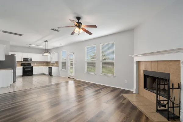 $1,995 | 2277 Green Meadows Lane, Buda, TX 78610