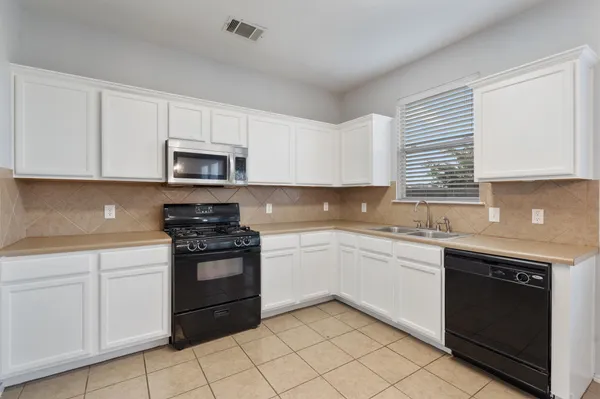 $1,995 | 2277 Green Meadows Lane, Buda, TX 78610