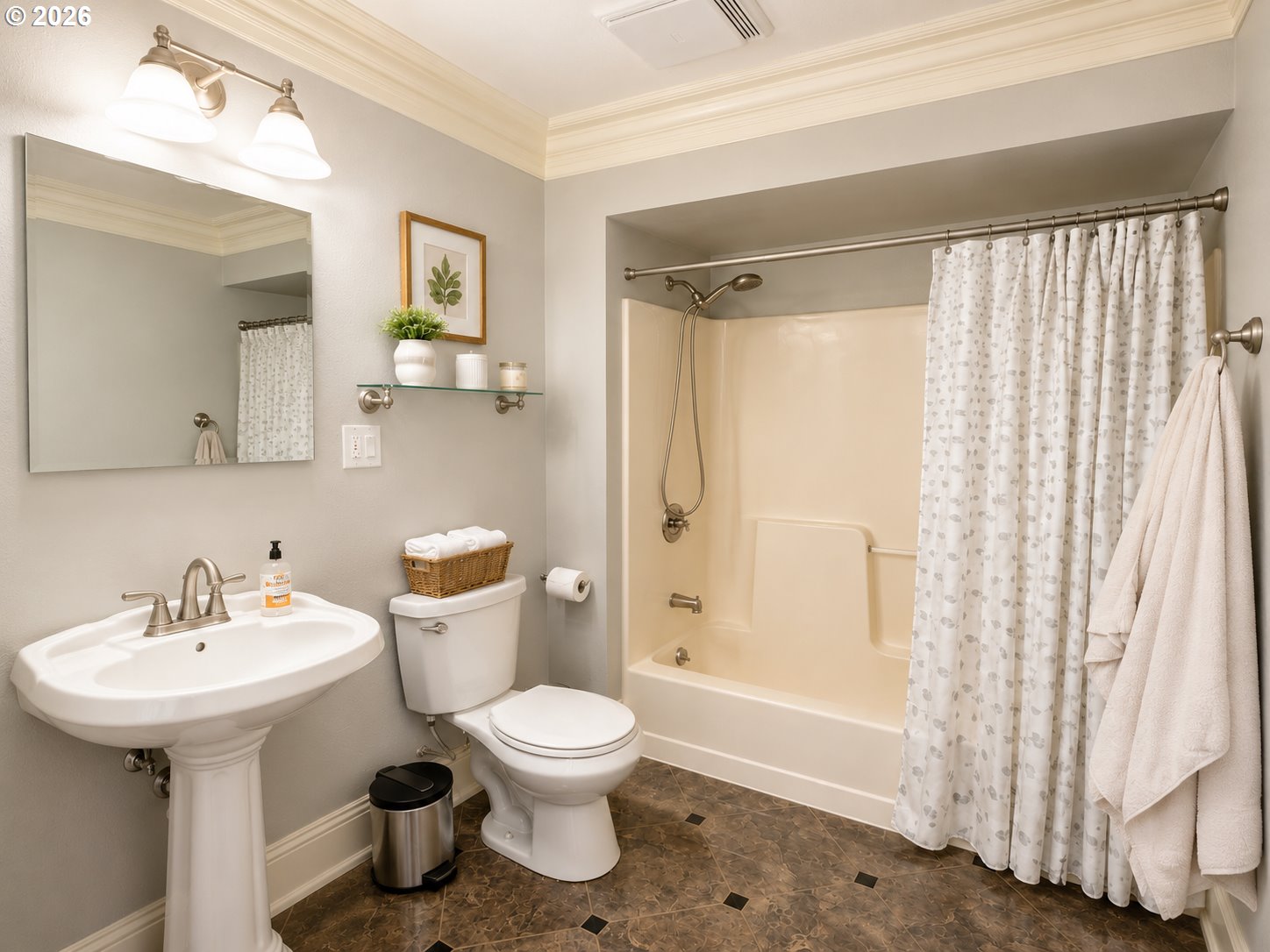 38495 Southwest Laurelwood Road Gaston, OR 97119 - Photo 13 of 33 Bathroom