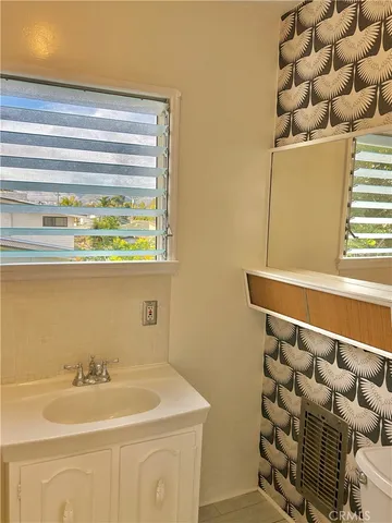 $3,800 | 274 Center Street, Laguna Beach, CA 92651