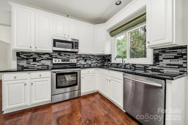 $525,000 | 5921 Mallard Grove Road, Charlotte, NC 28269