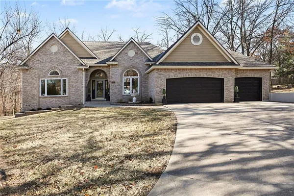 $650,000 | 1130 Northwest Arrowhead Trail, Blue Springs, MO 64015
