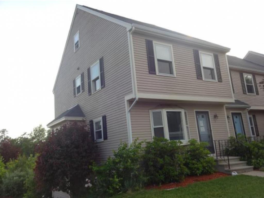 9 Riviera Road, Unit 9 Hudson, NH 03051 - Photo 1 of 21 Gallery Image 1