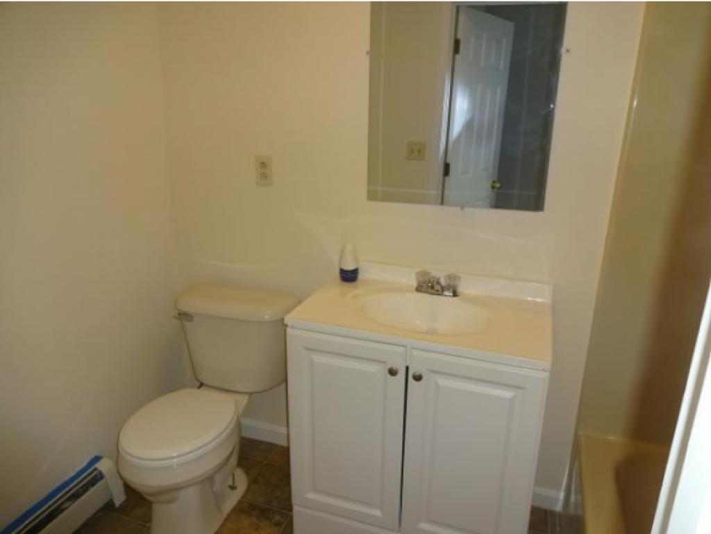 9 Riviera Road, Unit 9 Hudson, NH 03051 - Photo 18 of 21 Gallery Image 18