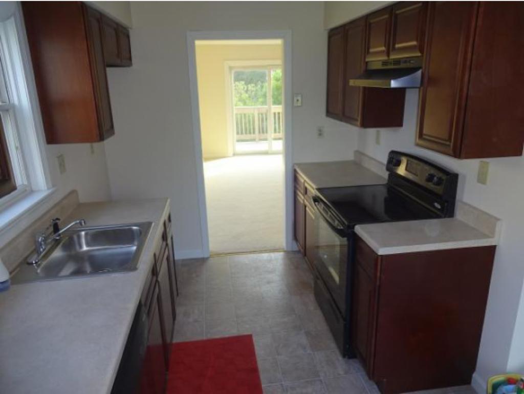9 Riviera Road, Unit 9 Hudson, NH 03051 - Photo 4 of 21 Gallery Image 4