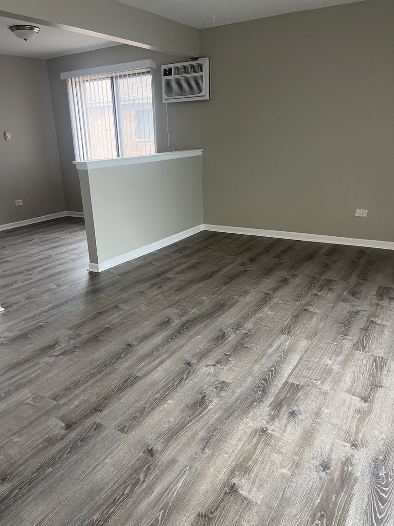 6045 Marshall Avenue, Unit 3W Chicago Ridge, IL 60415 - Photo 3 of 9