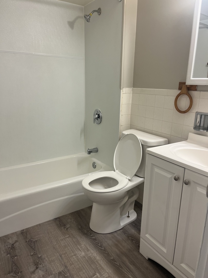 6045 Marshall Avenue, Unit 3W Chicago Ridge, IL 60415 - Photo 7 of 9