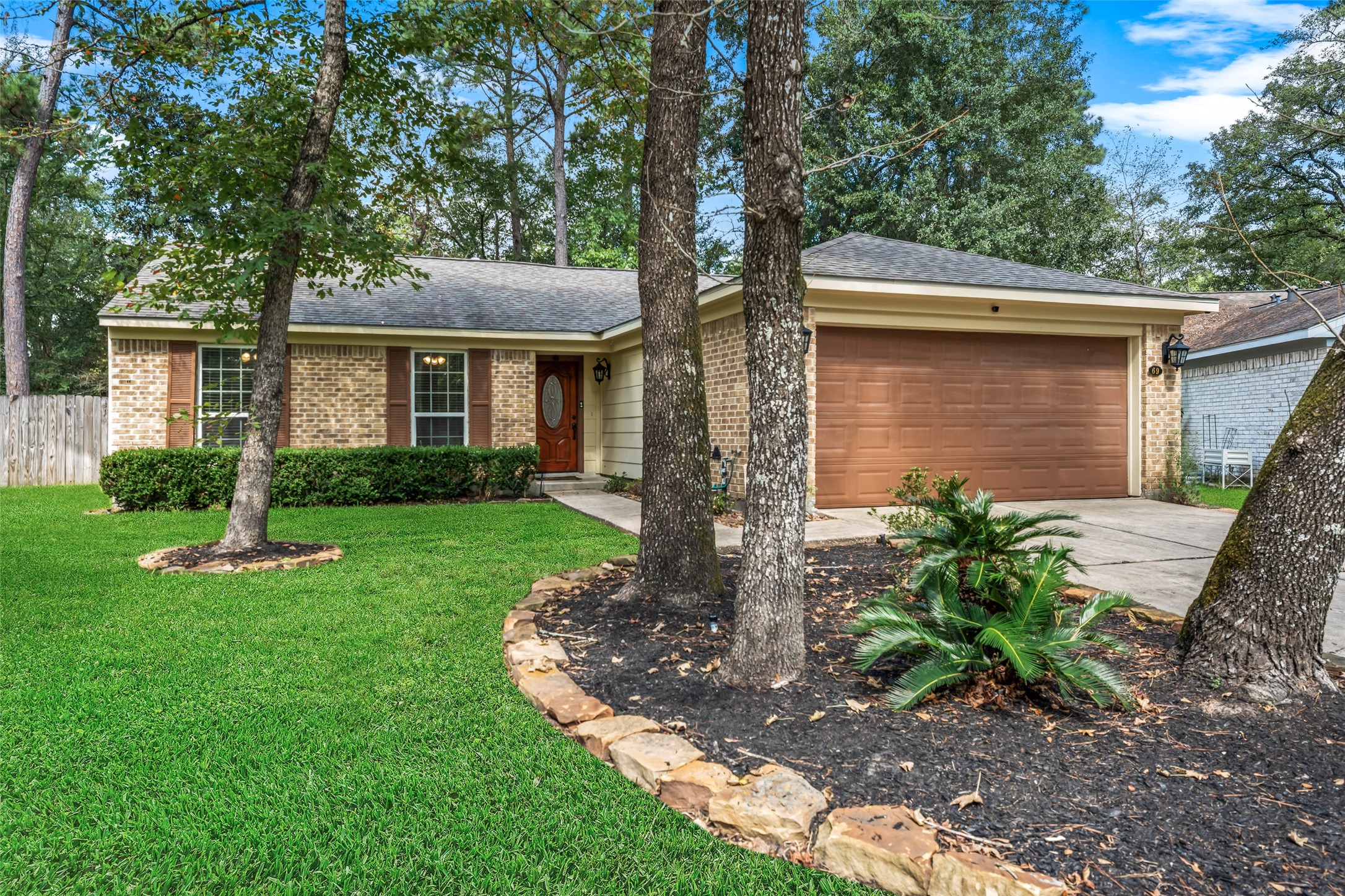 69 South Brookberry Court The Woodlands, TX 77381 - Photo 2 of 27 Gallery Image 2