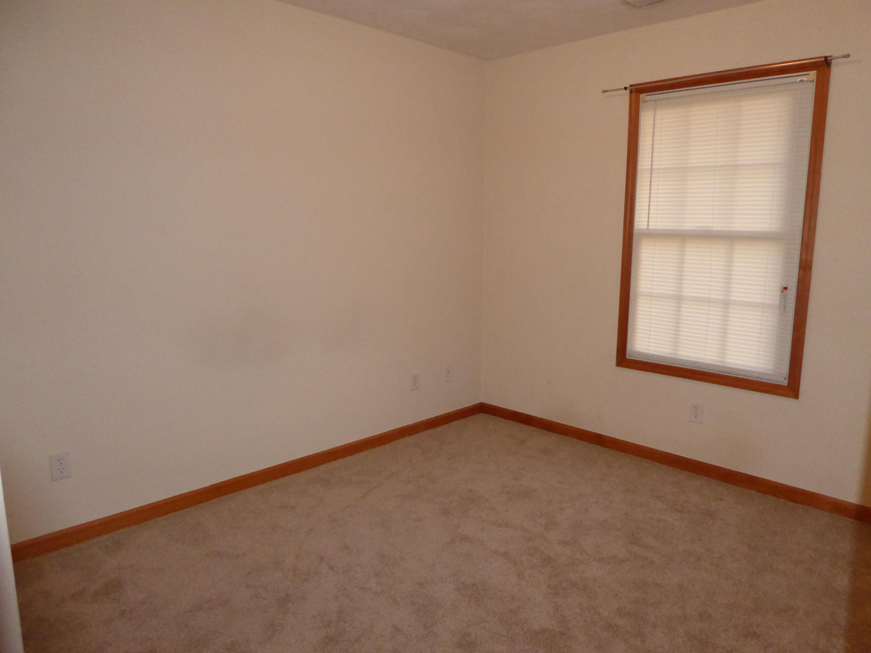 3062 Saunders Road Vinton, VA 24179 - Photo 19 of 40 an empty room with a window