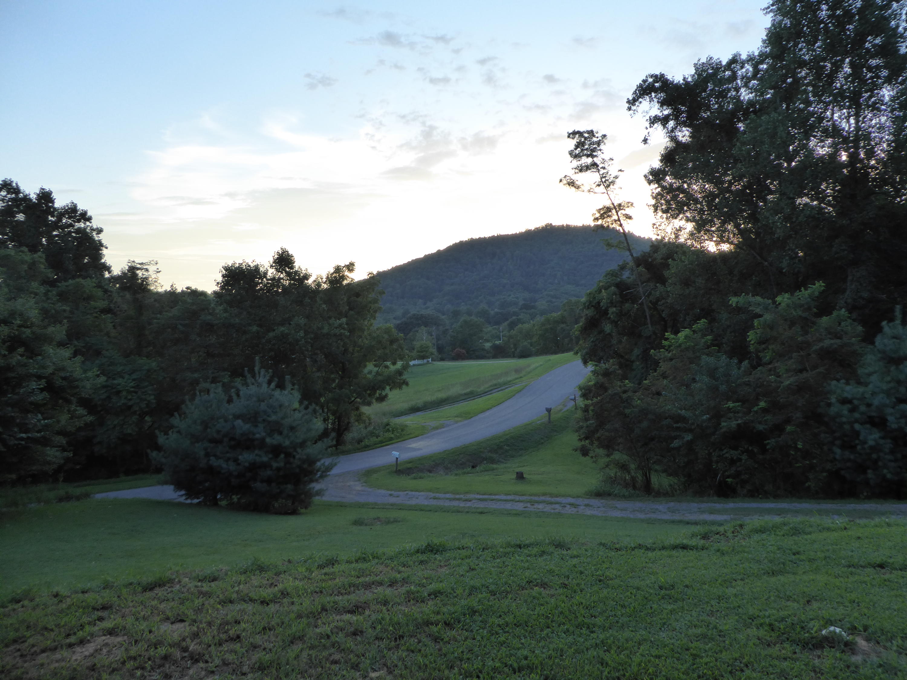 3062 Saunders Road Vinton, VA 24179 - Photo 27 of 40 a view of outdoor space and mountain view
