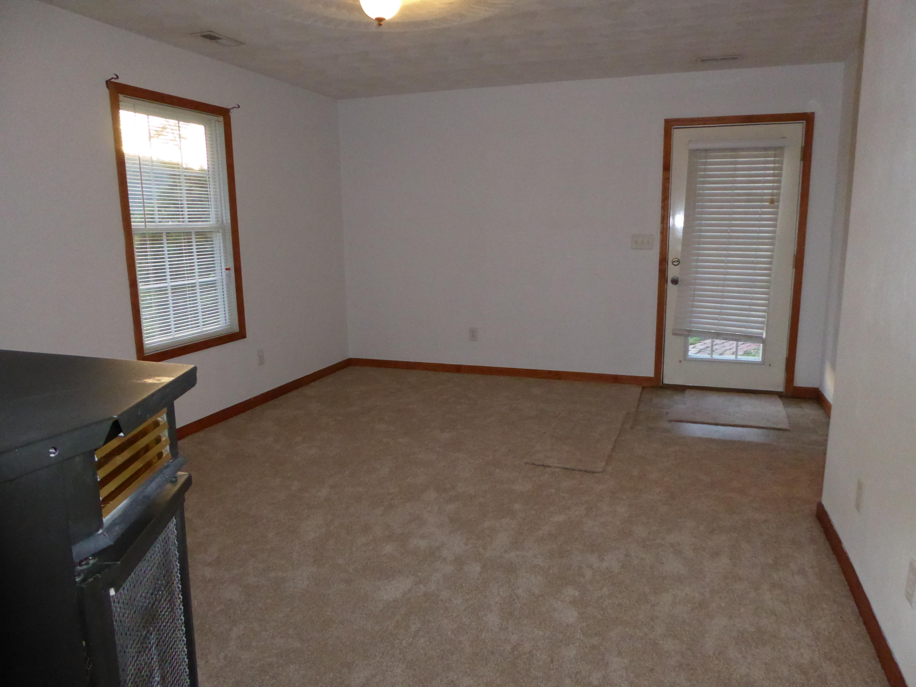 3062 Saunders Road Vinton, VA 24179 - Photo 30 of 40 an empty room with windows