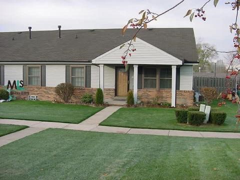 24580 Greenhill Road, Unit 31 Warren, MI 48091 - Photo 1 of 6 364522.JPG