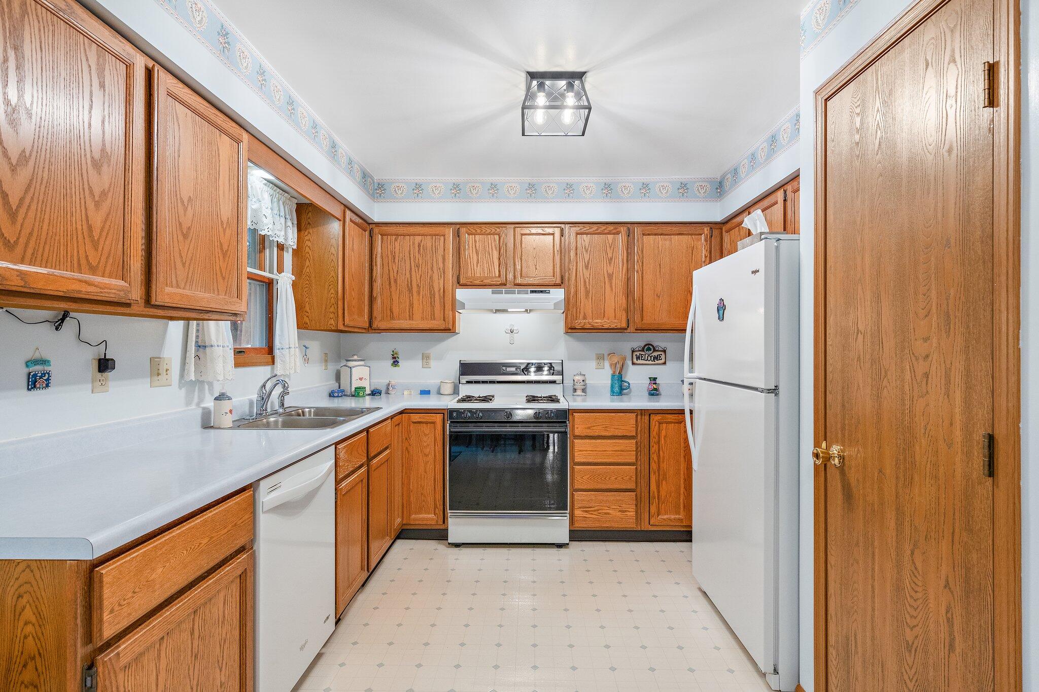 3093 Fairhaven Circle Crown Point, IN 46307 - Photo 7 of 27 2048x1365