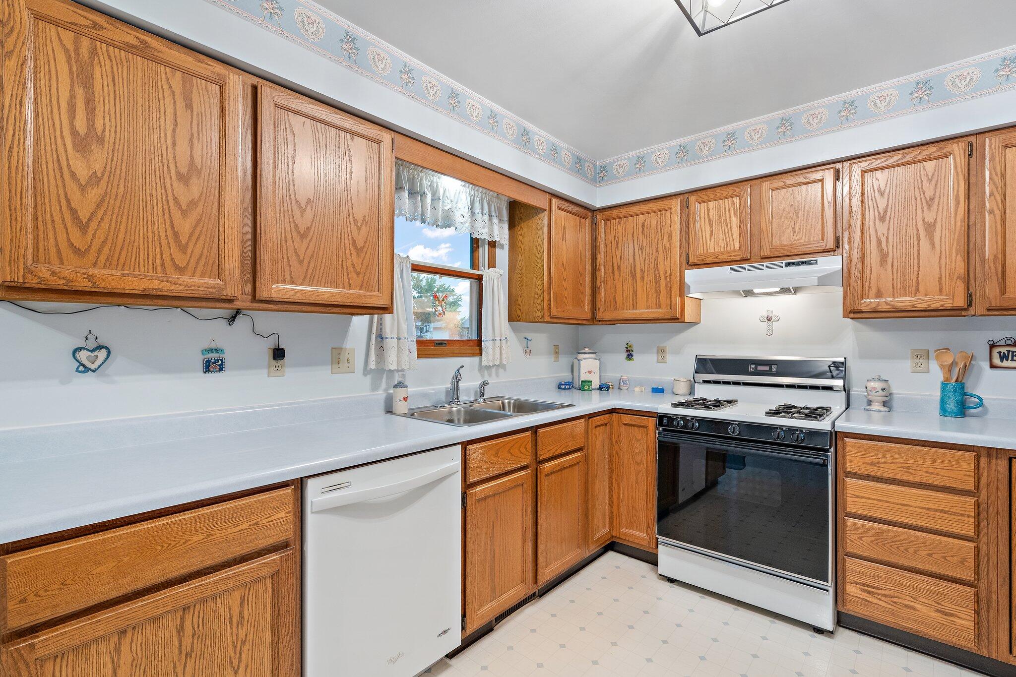 3093 Fairhaven Circle Crown Point, IN 46307 - Photo 8 of 27 2048x1365