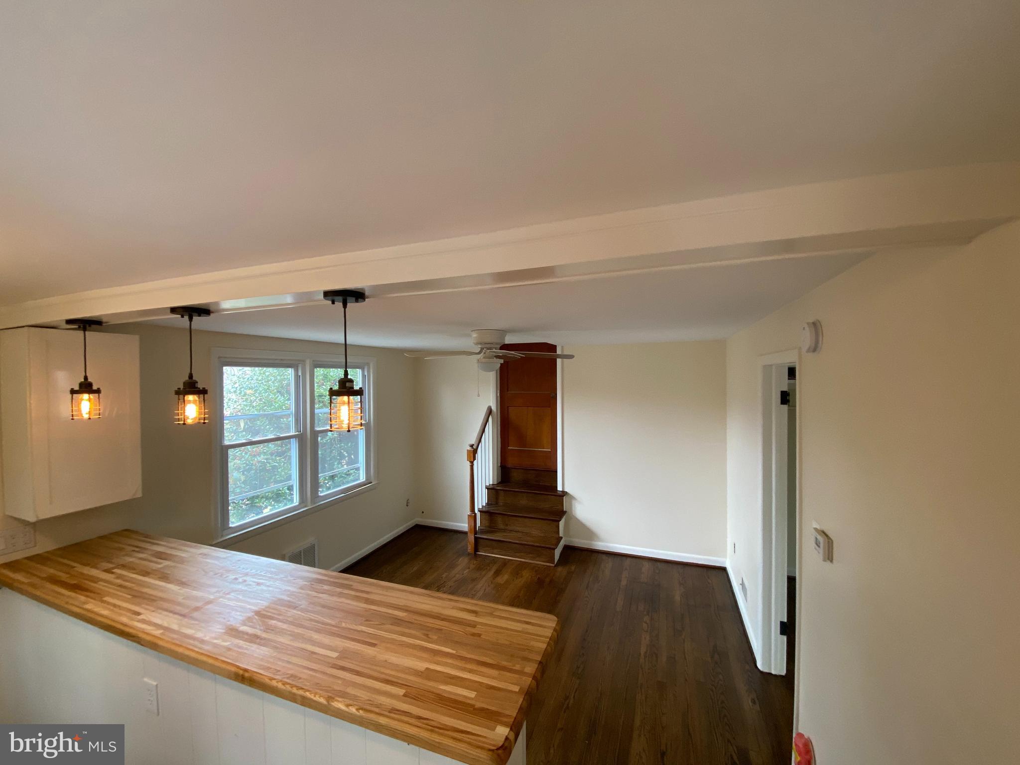 6650 Montgomery Road Elkridge, MD 21075 - Photo 7 of 32 Living / Kit Combo