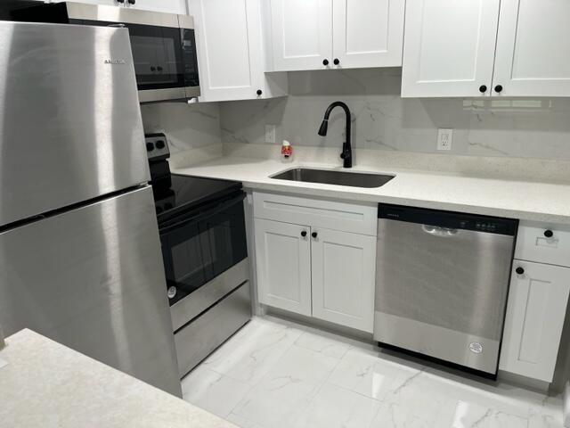 175 Dorset East Boca Raton, FL 33434 - Photo 1 of 12 KITCHEN