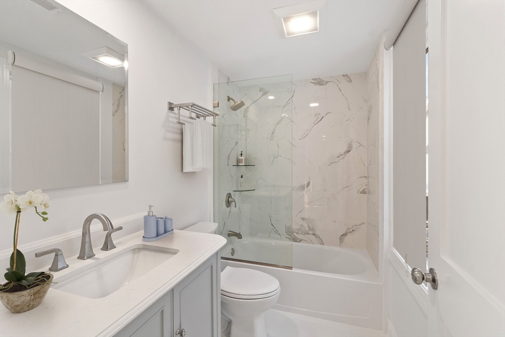 55 Mansfield Street Gloucester, MA 01930 - Photo 11 of 30