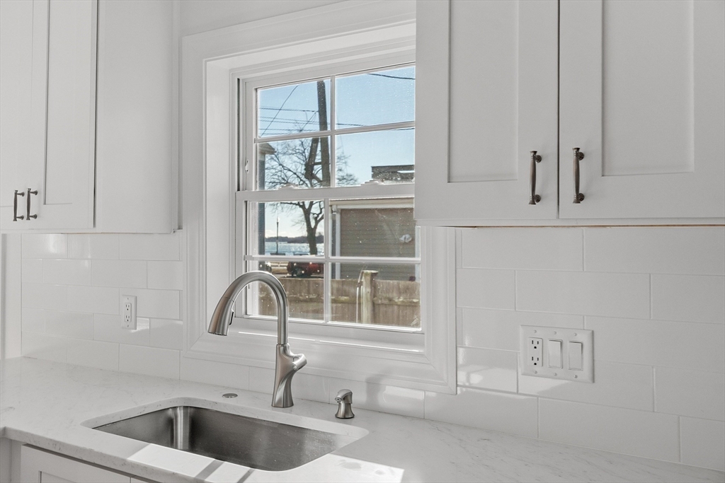 55 Mansfield Street Gloucester, MA 01930 - Photo 15 of 30