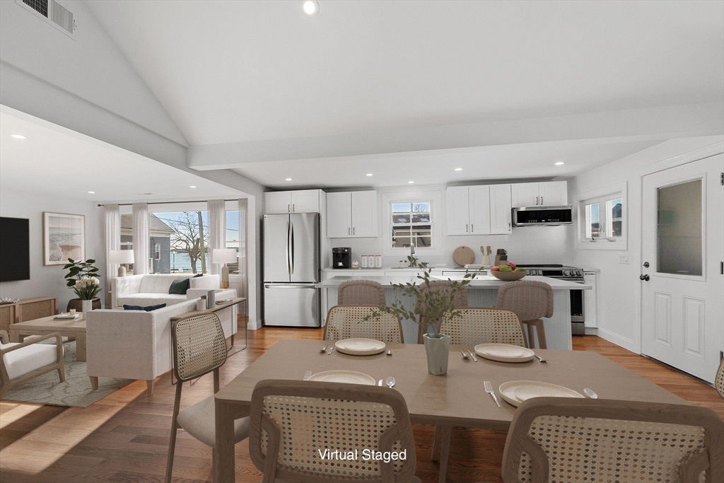 55 Mansfield Street Gloucester, MA 01930 - Photo 4 of 30