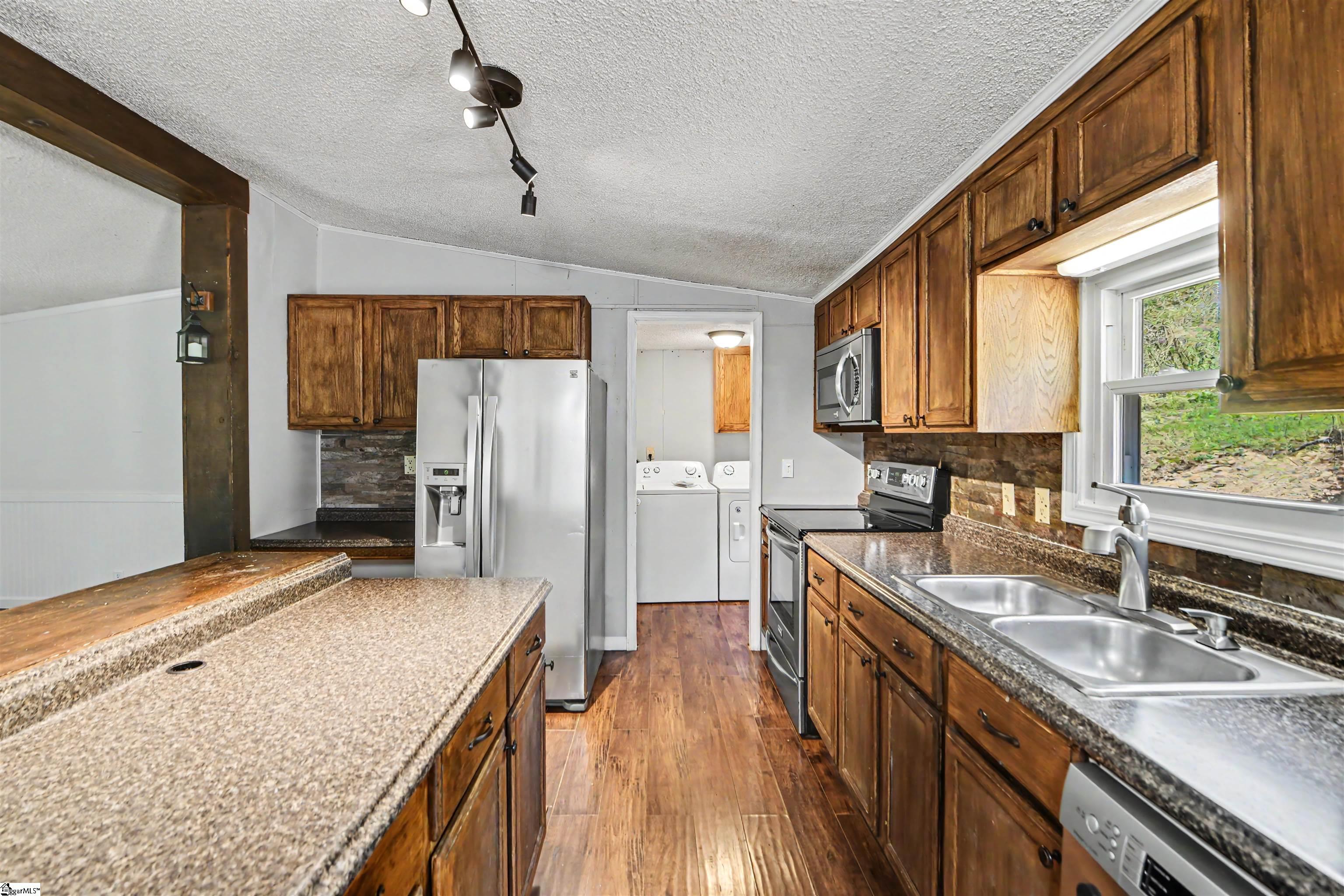 412 Bushy Creek Road Woodruff, SC 29388 - Photo 11 of 35