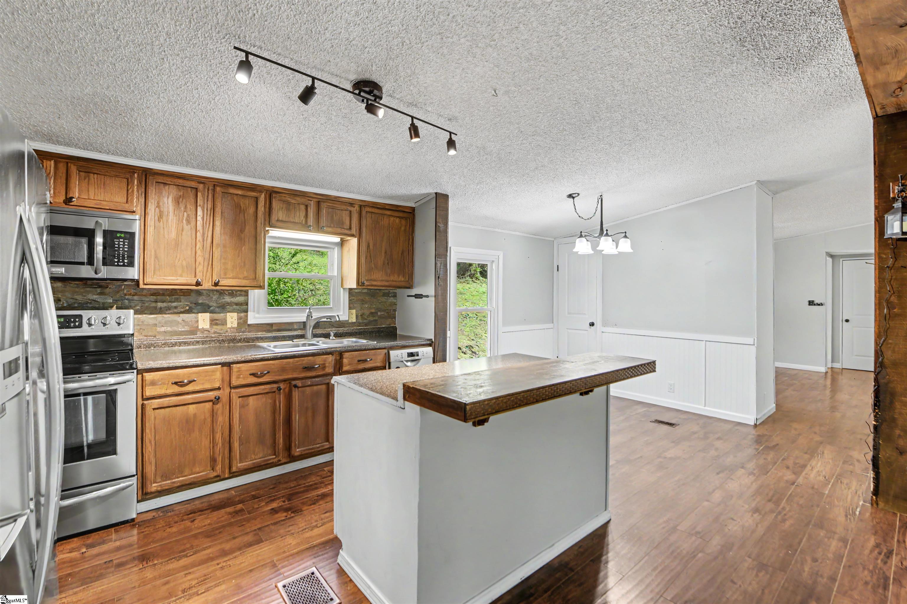 412 Bushy Creek Road Woodruff, SC 29388 - Photo 4 of 35