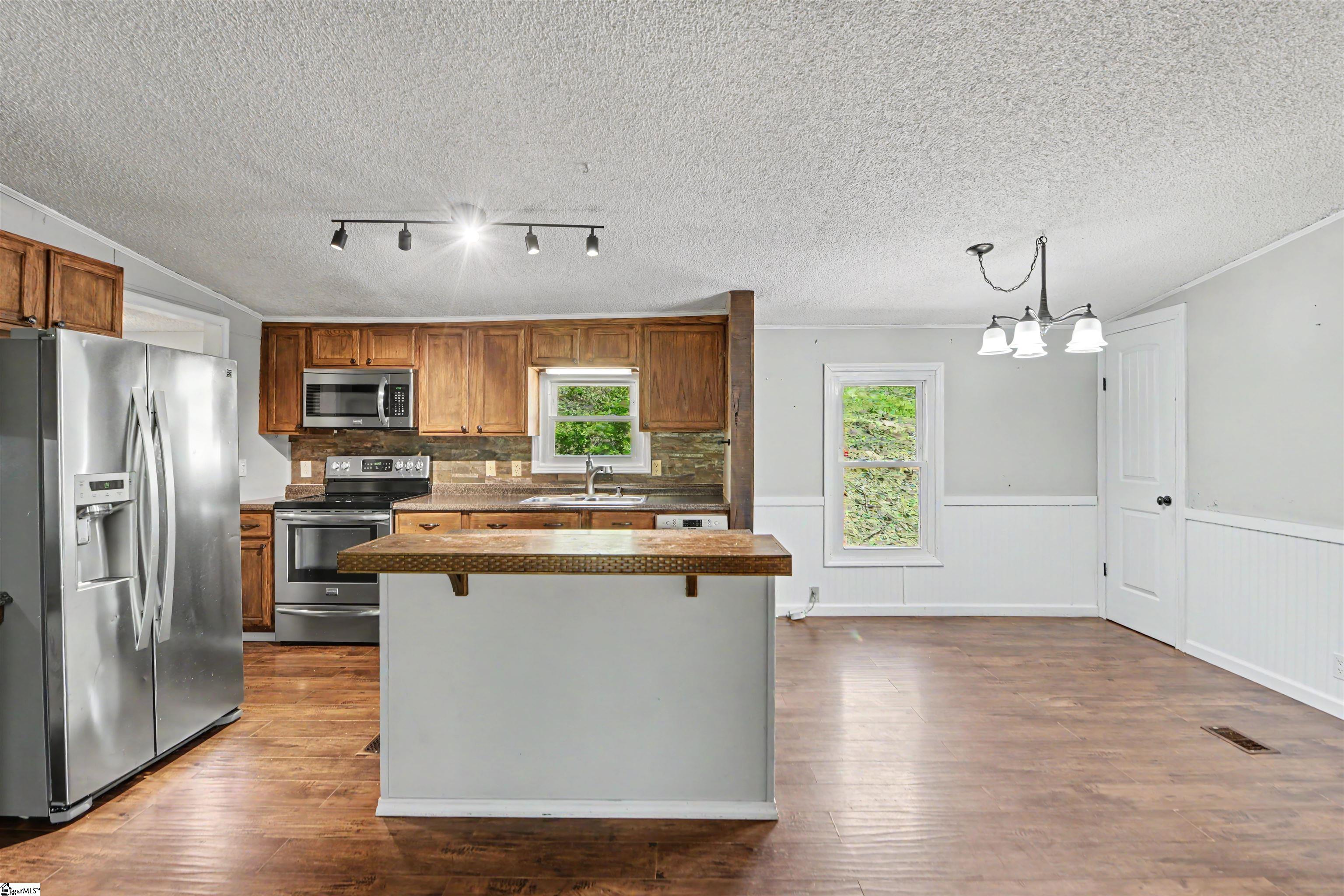 412 Bushy Creek Road Woodruff, SC 29388 - Photo 8 of 35