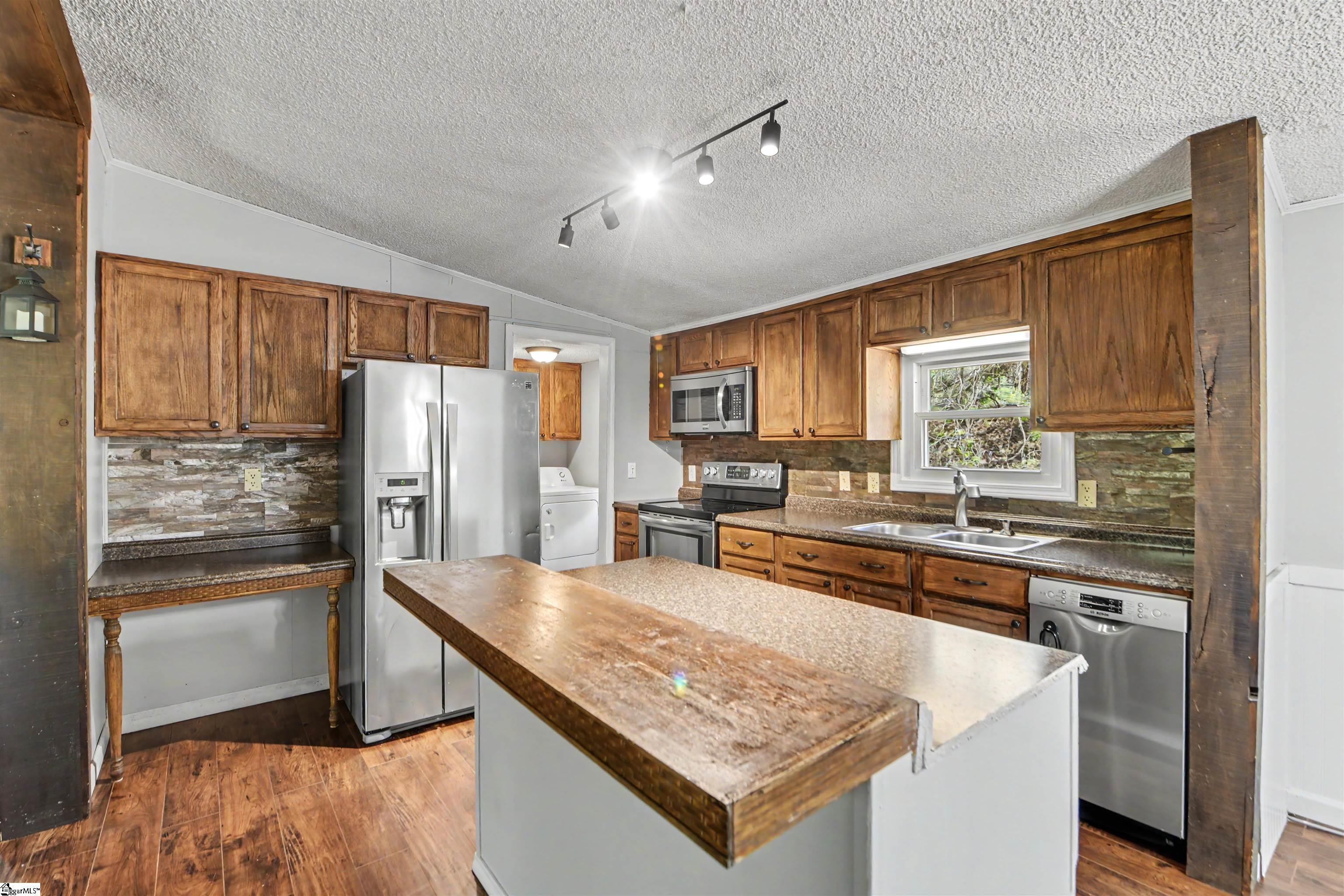 412 Bushy Creek Road Woodruff, SC 29388 - Photo 9 of 35